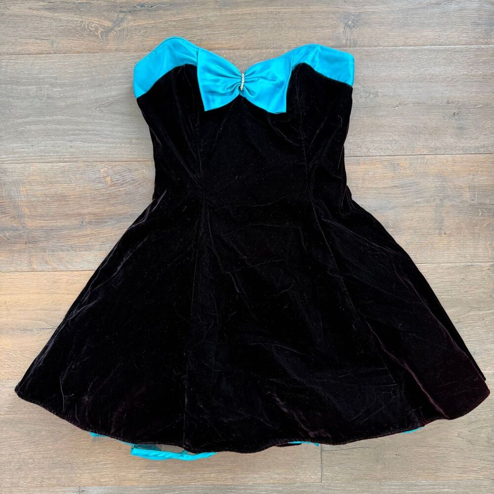 Vtg 80s Black Velvet Party Dress Teal Bow Sweetheart Neckline A-line Fit & Flare